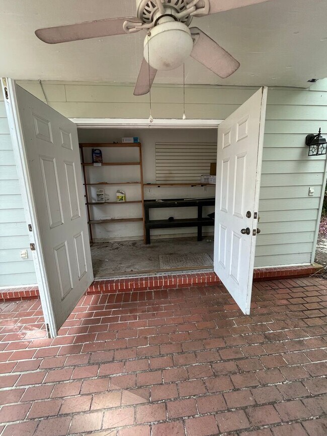 Building Photo - Avialable now!! 2 Bedroom, 2 Bath Cottage ...