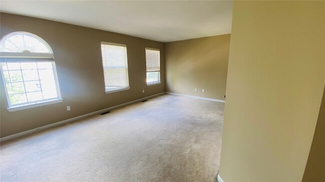 Building Photo - 58 Fountainview Dr