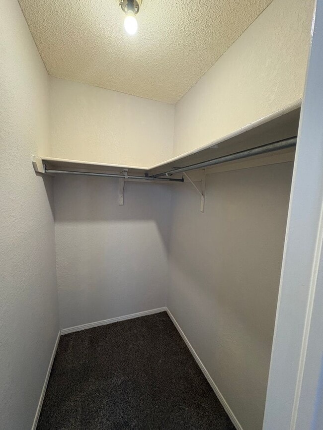 Building Photo - WEST SIDE HOME FOR RENT
