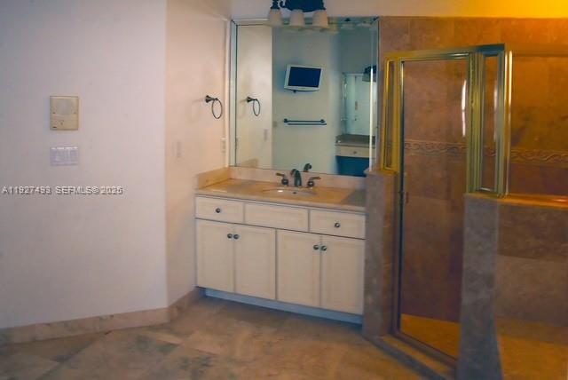 Building Photo - 2640 Fairways Dr