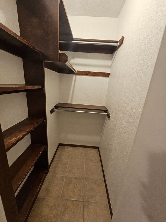 Building Photo - PRELEASING for July 2026! (3) Bed+Converte...