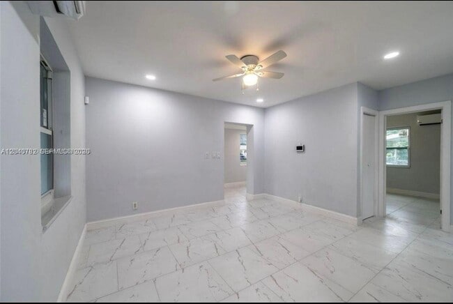 Building Photo - 425 NW 14th Way