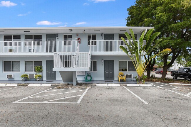Building Photo - Newly Renovated spacious one bedroom one b...