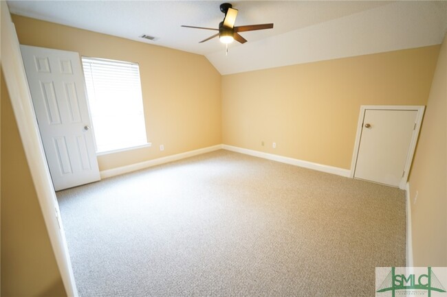Building Photo - 292 Vining Way
