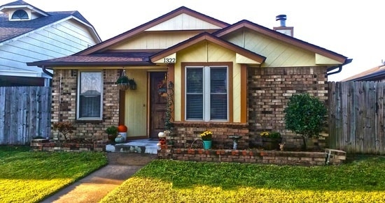Primary Photo - Unique 2 bed 2 bath 1 car with rare study ...