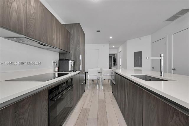 Building Photo - 480 NE 31st St