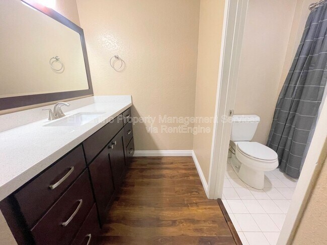 Building Photo - 12121 Centralia St