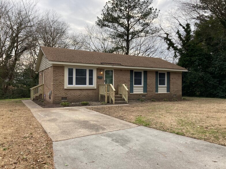 Building Photo - 107 Rockbridge Rd