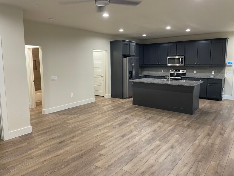 Building Photo - 408 Alvarado St