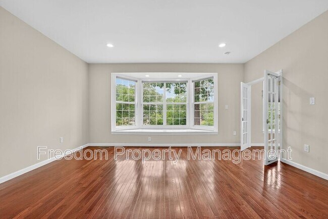 Building Photo - 8513 Thomas Dr