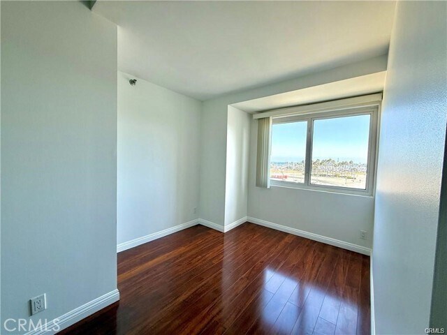 Building Photo - 525 E Seaside Way