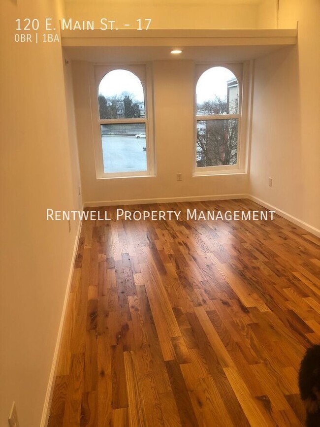 Building Photo - 120 E Main St