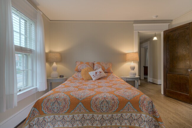 Building Photo - 207 Otey St