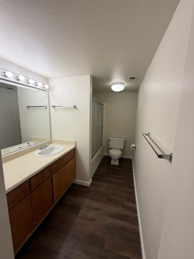 Building Photo - 2427-2429 WYDA WAY