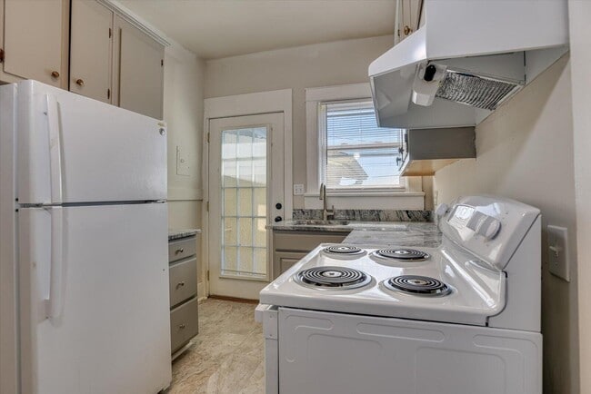 Building Photo - 1011 Georgia Ave