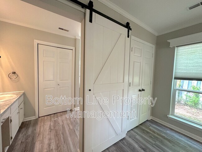 Building Photo - 11824 Larkridge Ct