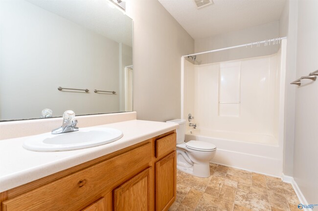 Building Photo - 122 Otter Trail SW