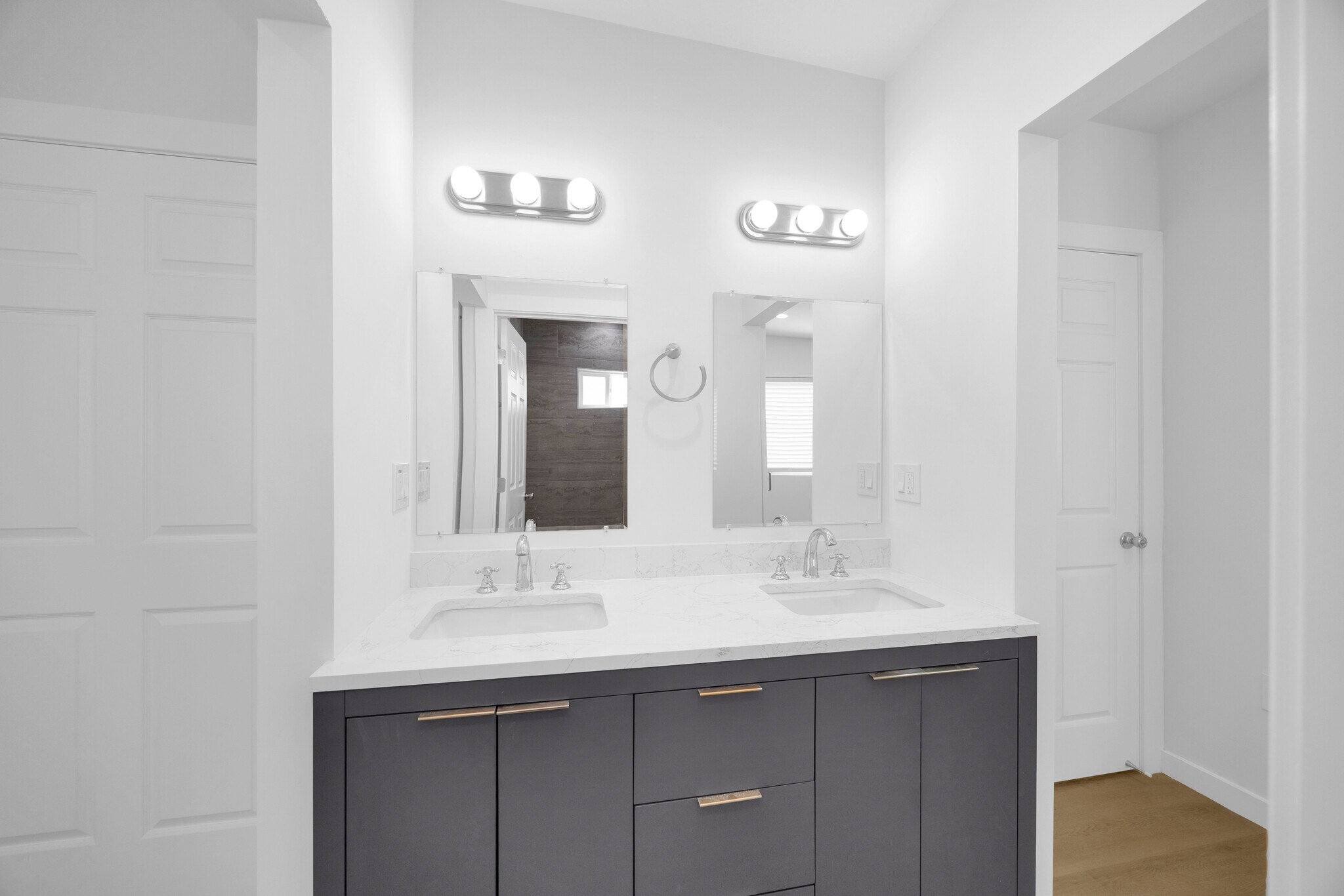 Building Photo - 2210 Pine Ave