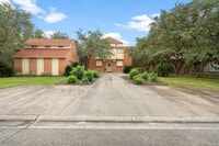 Building Photo - 112 Forest Hls