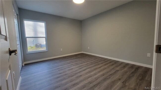 Building Photo - 7076 N Regent Terrace