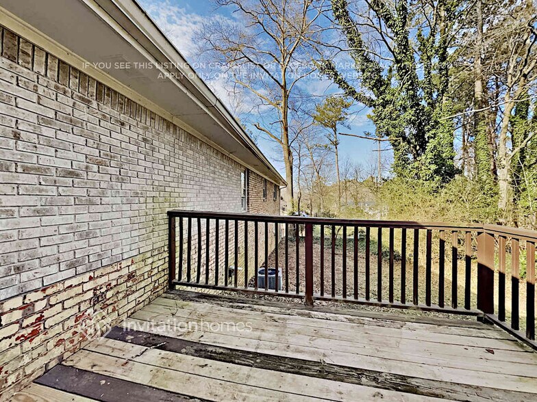 Building Photo - 624 Princess Cir