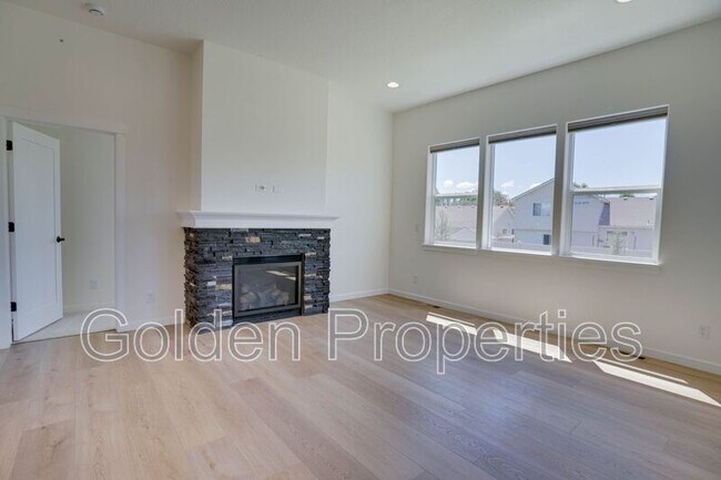 Building Photo - 7768 N Girard Cir