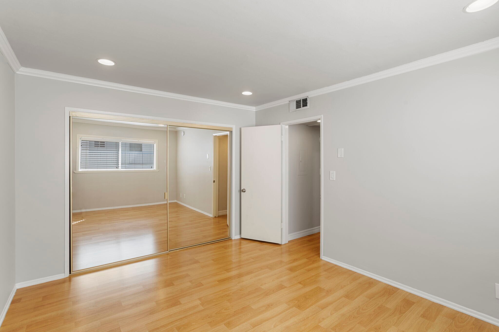 Building Photo - 11639 Chenault St