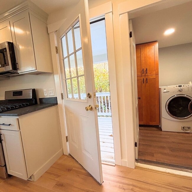 Building Photo - 301 Central St