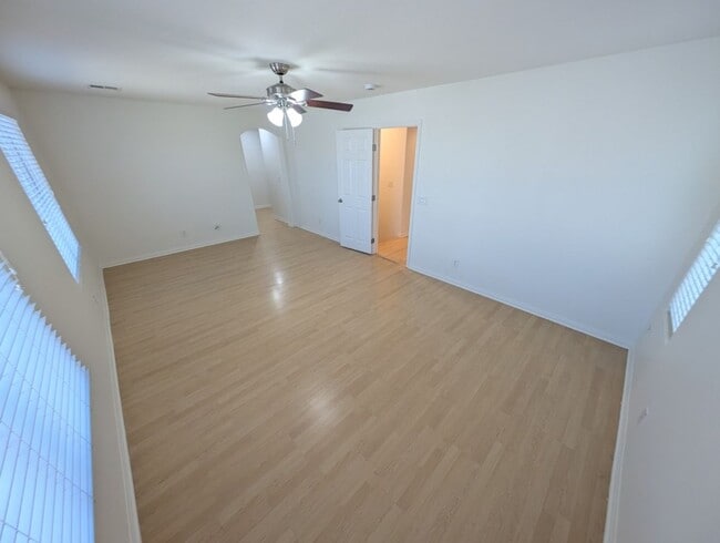 Building Photo - 7931 N Kelburn Hill St