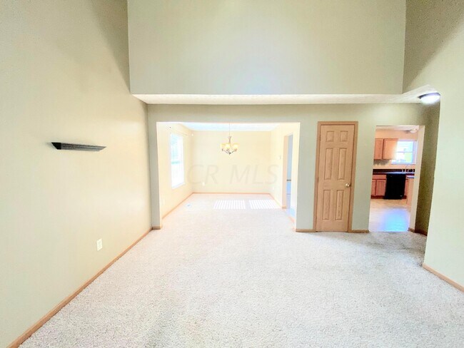 Building Photo - 129 Sapphire Ice Dr