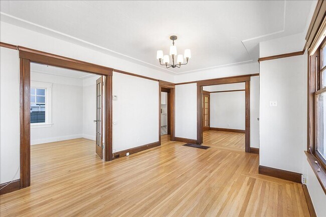 Building Photo - CLINTON AVE 2134-2138