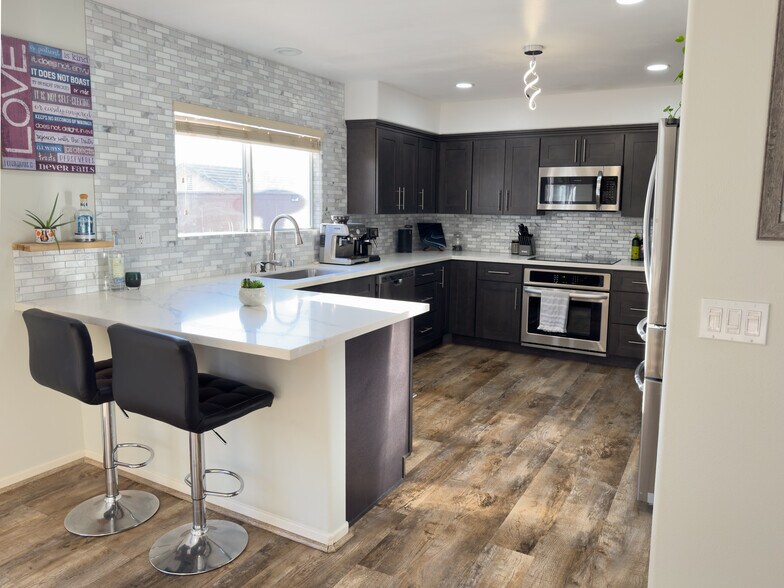 Building Photo - 8932 Gateway View Ct