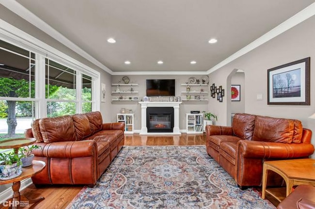 Building Photo - 9642 S Knox Ave