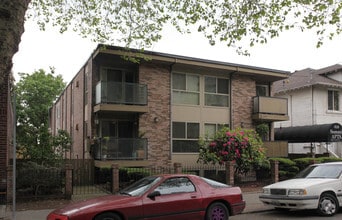 Building Photo - Summit Apartments