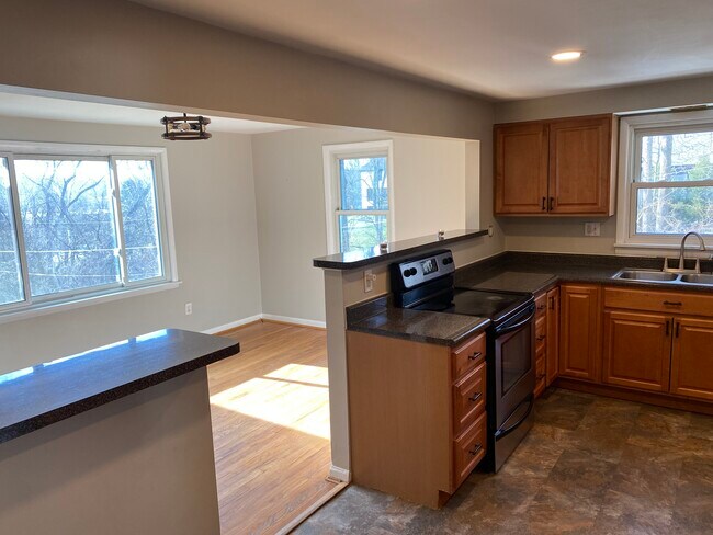 Building Photo - 9645 Loveland Madeira Rd