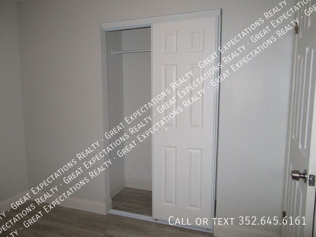 Building Photo - 1309 NE 20th St