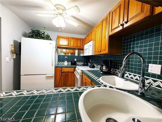 Building Photo - 3490 N Key Dr