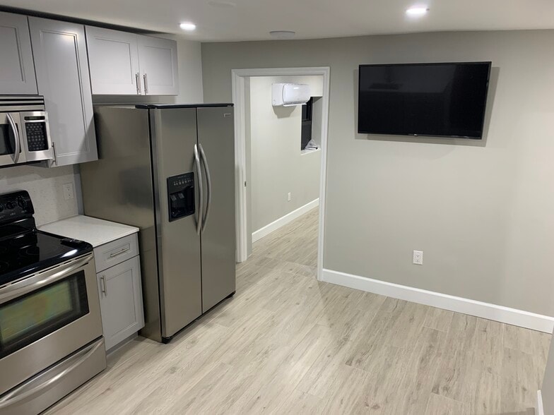 Kitchen/Eating Area - 350 W 36th St