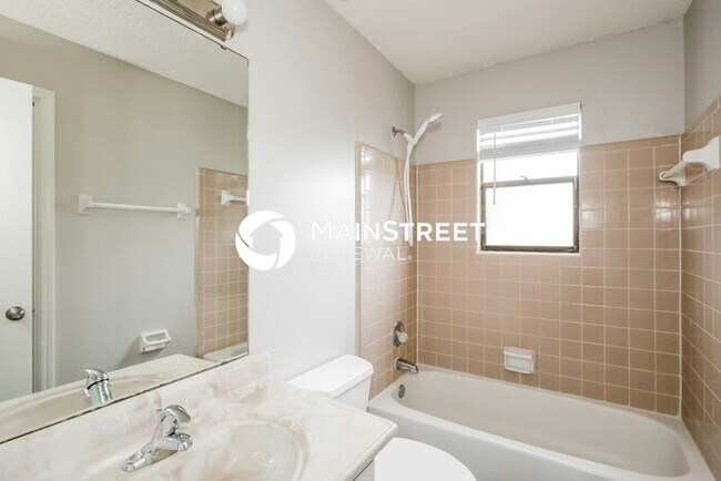 Building Photo - 3 Bedroom Pet-Friendly Home in Jacksonville, FL with Main Street Renewal