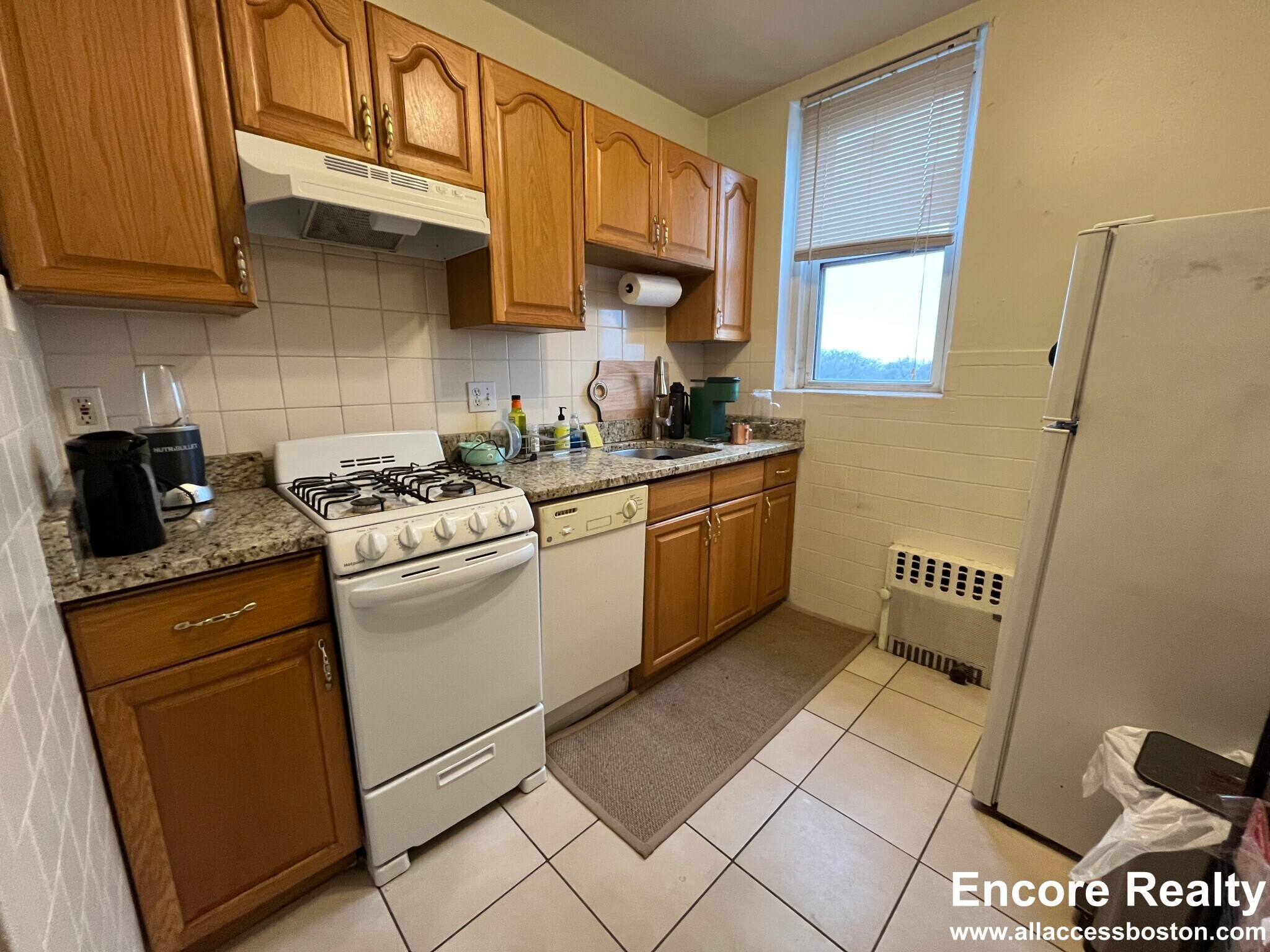 Building Photo - 126 Warren St