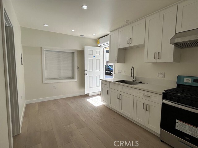 Building Photo - 212 S Reeves Dr