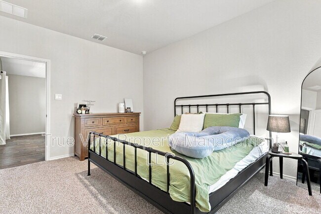 Building Photo - 3107 Lindenwood Wy