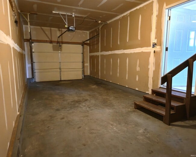 Building Photo - 105 Marcus Dr