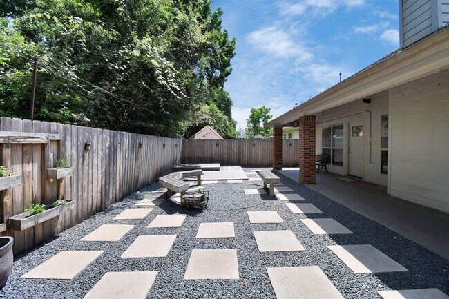 Building Photo - 6930 Hamilton Falls Ln