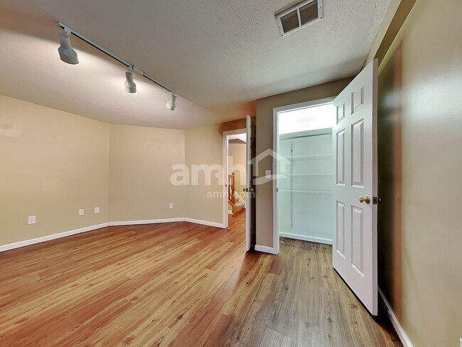 Building Photo - 2145 Blanton Dr