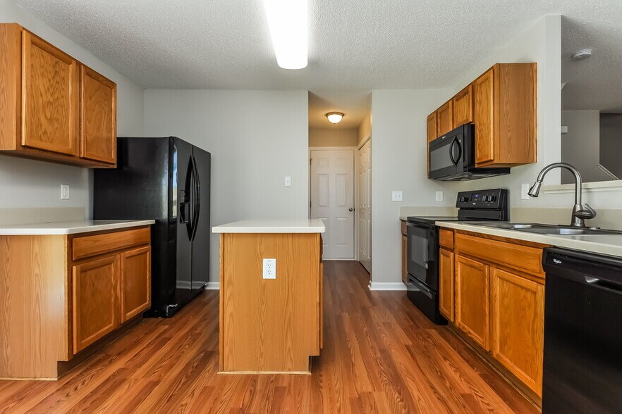 Building Photo - 3805 Hopper St