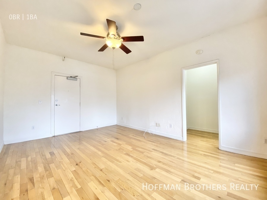 Building Photo - 800 N Las Palmas Ave