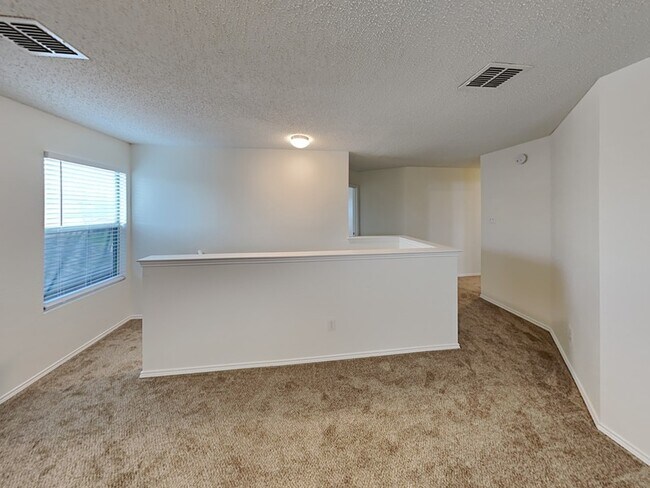 Building Photo - 4059 Hunters Creek Dr