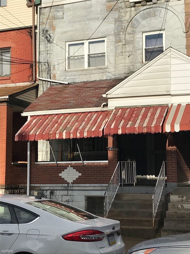 Primary Photo - 4 br, 2 bath Duplex - 429 Atwood St Apt 1
