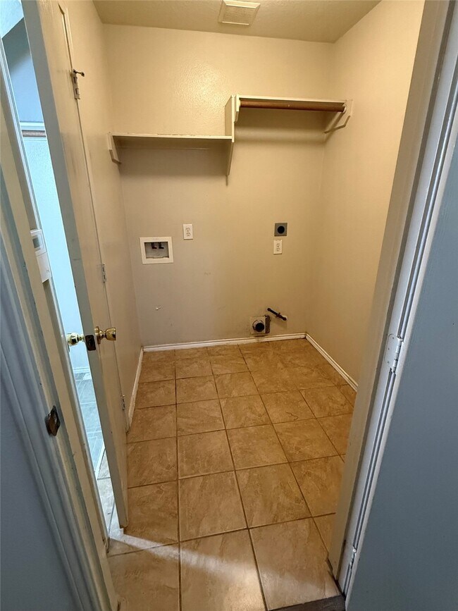 Building Photo - 4814 Russet Trail Ct